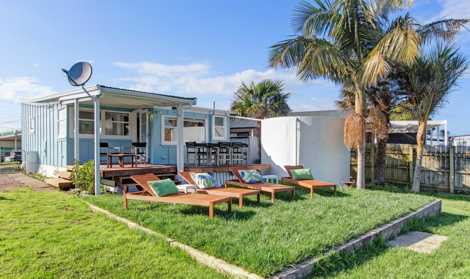 The Little Blue Bach In Oneroa Village By Waiheke Unlimited Eksteriør bilde