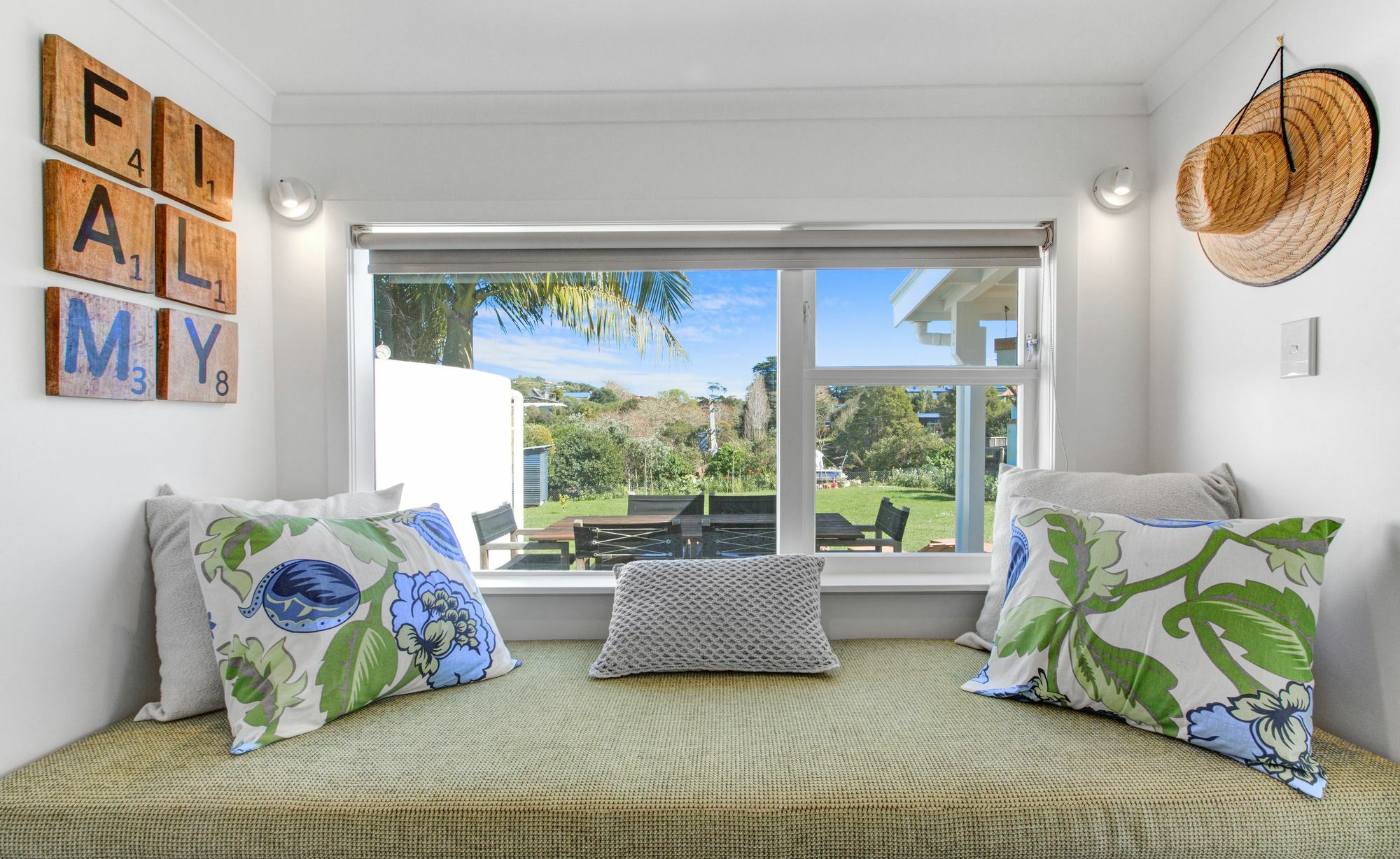 The Little Blue Bach In Oneroa Village By Waiheke Unlimited Eksteriør bilde